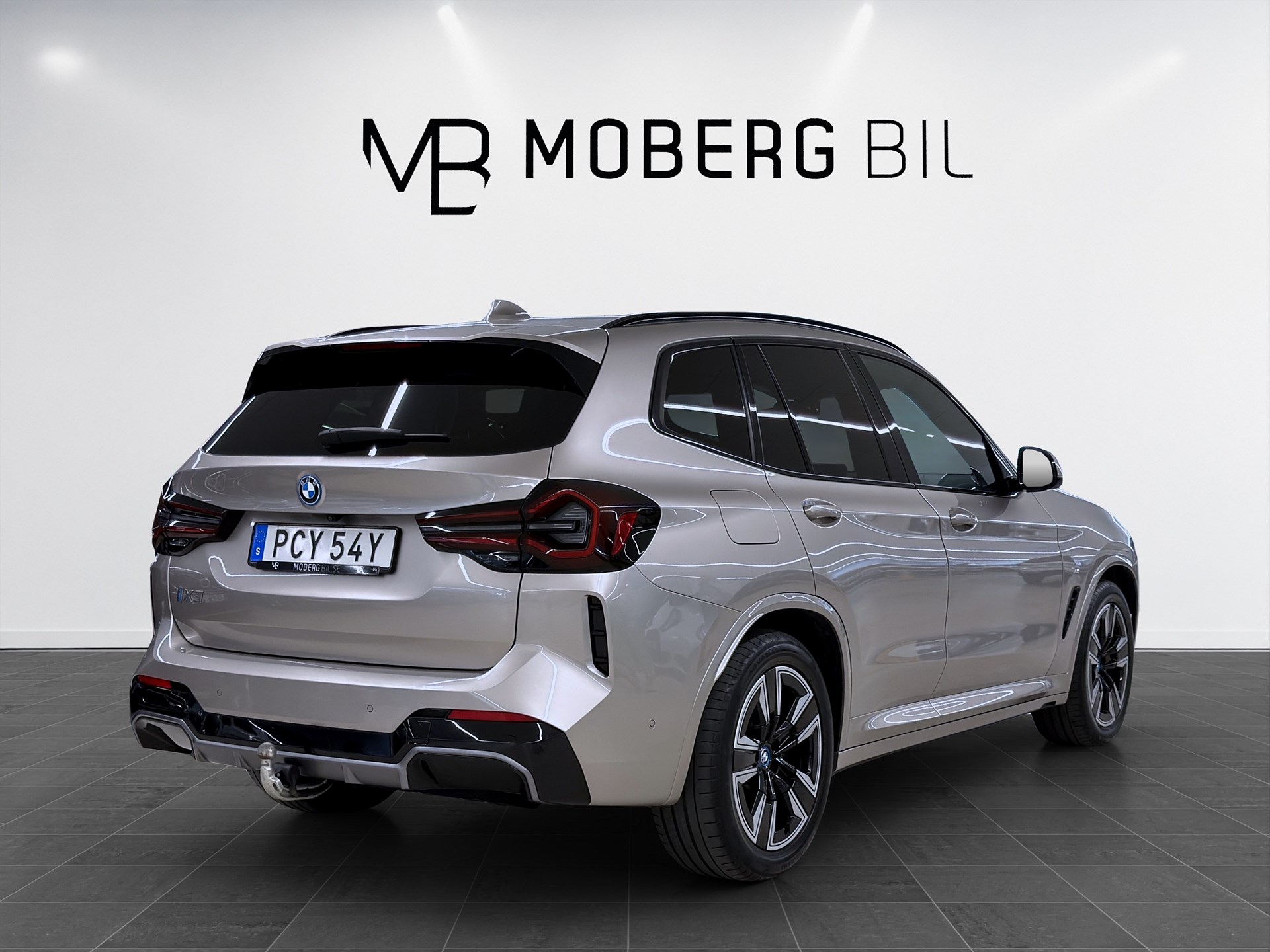 BMW iX3 286hk M Sport Charged Pano Navi Drag B-kamera