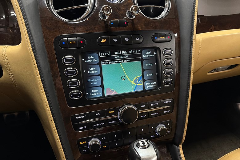 Flying Spur L 6.0 W12 AWD, 560hk, 2006, Unik 2006, svart – bild 18 av 26, begagnad hos Niber i Järfälla
