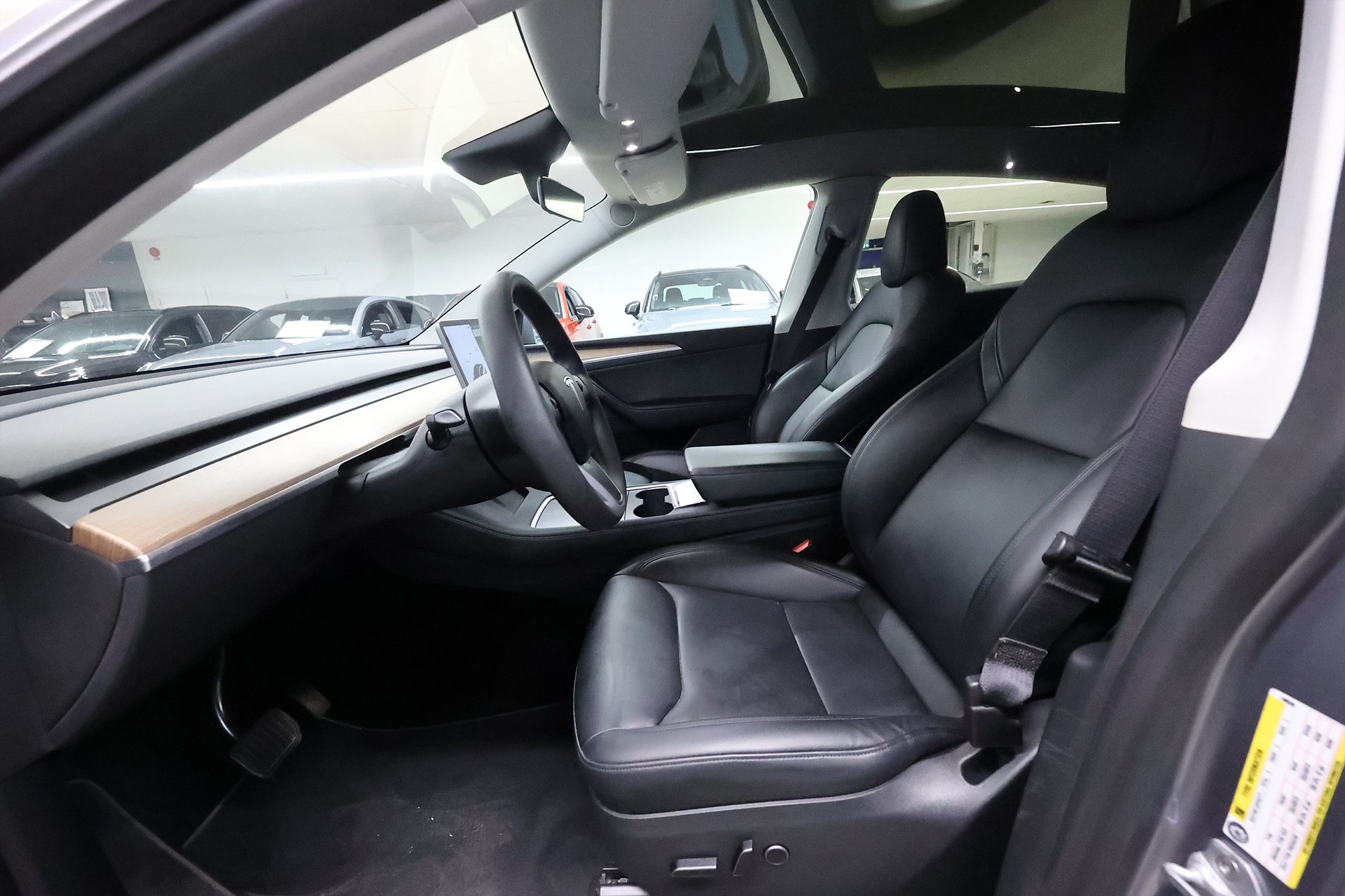 Tesla Model Y Long Range AWD 514hk Pano Navi Läder