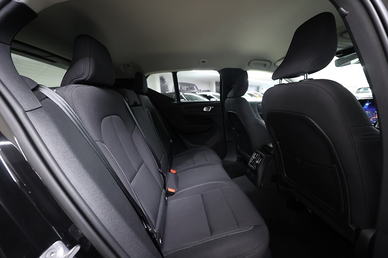 Volvo XC40 T4 Recharge 211hk *Hjulkampanj!* Momentum Värmare