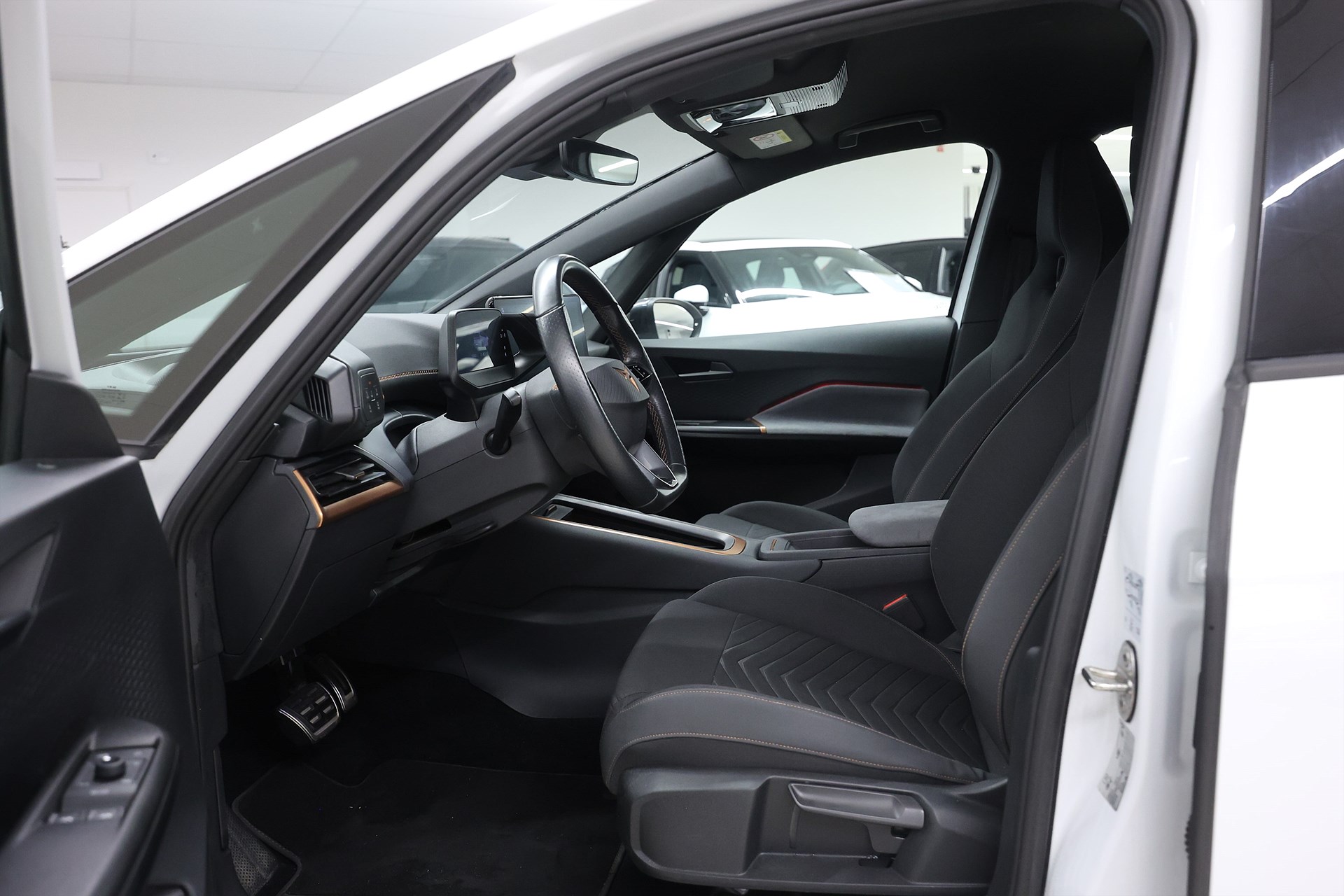 Cupra Born 204hk *Hjulkampanj!* Värmare B-kamera Navi Farth