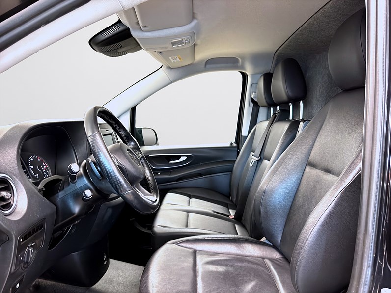 Mercedes-Benz Vito 119 190hk Helg på Moberg! Tempatic B-Kamera Navi Drag PDC