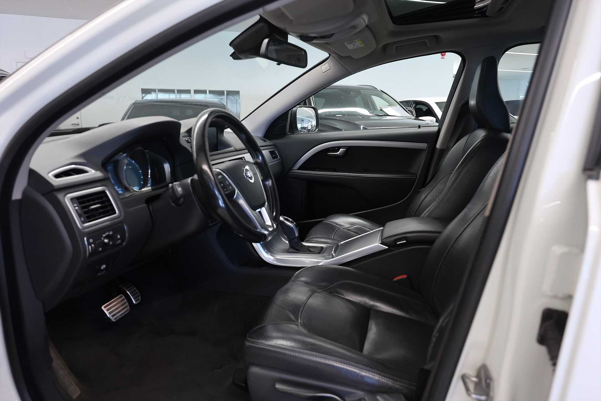 Volvo XC70 D4 AWD 181hk Dynamic Pano LED Värmare Navi