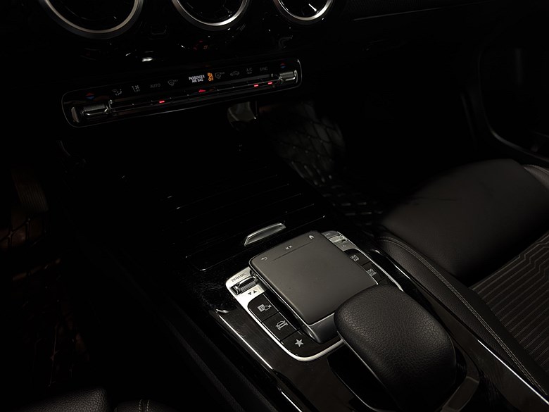 Mercedes-Benz A 180 7G-DCT Progressive Navi, 3 brukare 2019, vit – bild 12 av 25, begagnad hos Niber i Järfälla