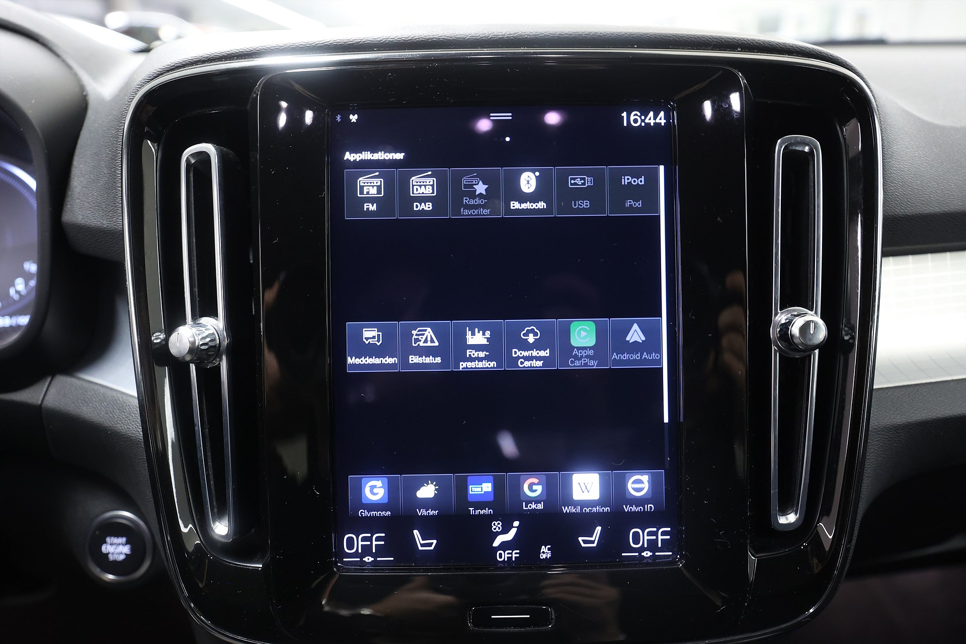 Volvo XC40 T4 Recharge 211hk *Hjulkampanj!* Momentum Värmare