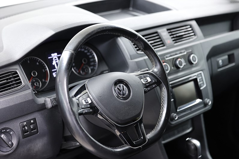Volkswagen Caddy 2.0 TDI DSG Vst-inrett Värmare med fjärr Bluetooth MOMS