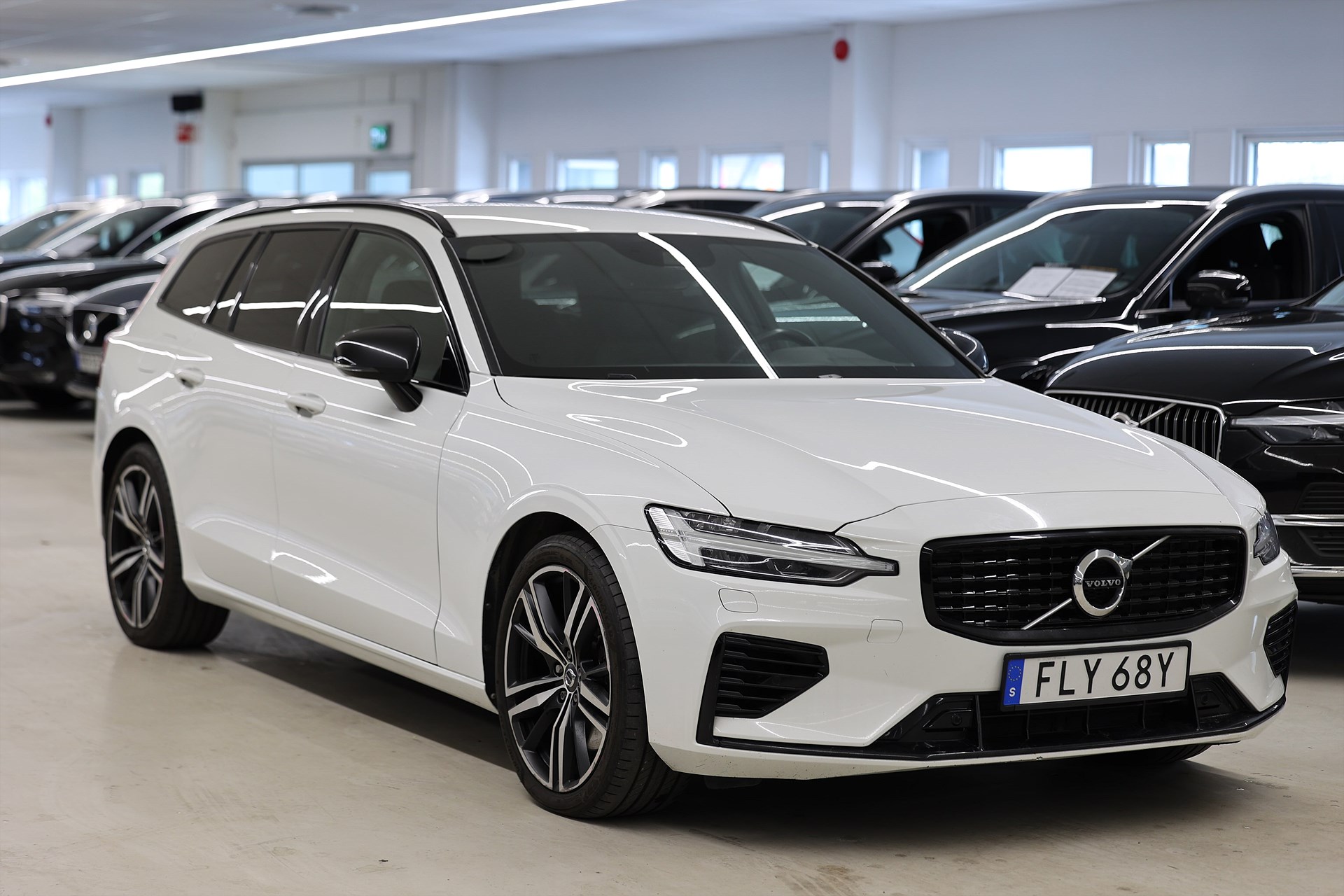 Volvo V60 T6 AWD TwEn 340hk R Design B-Kamera VOC Keyless