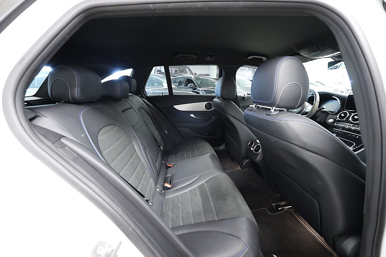 Mercedes-Benz C 300 de AMG Line Night edt B-kamera Drag