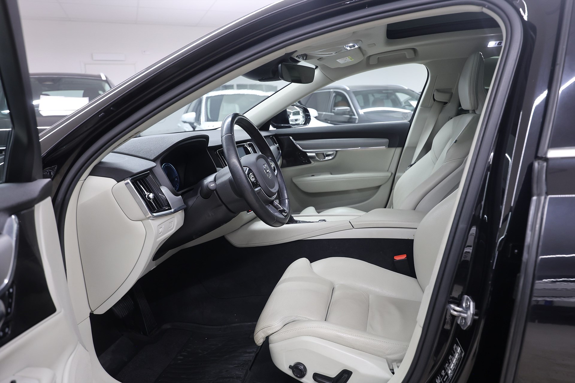 Volvo V90 D4 AWD 200hk Polestar Momentum HUD H/K