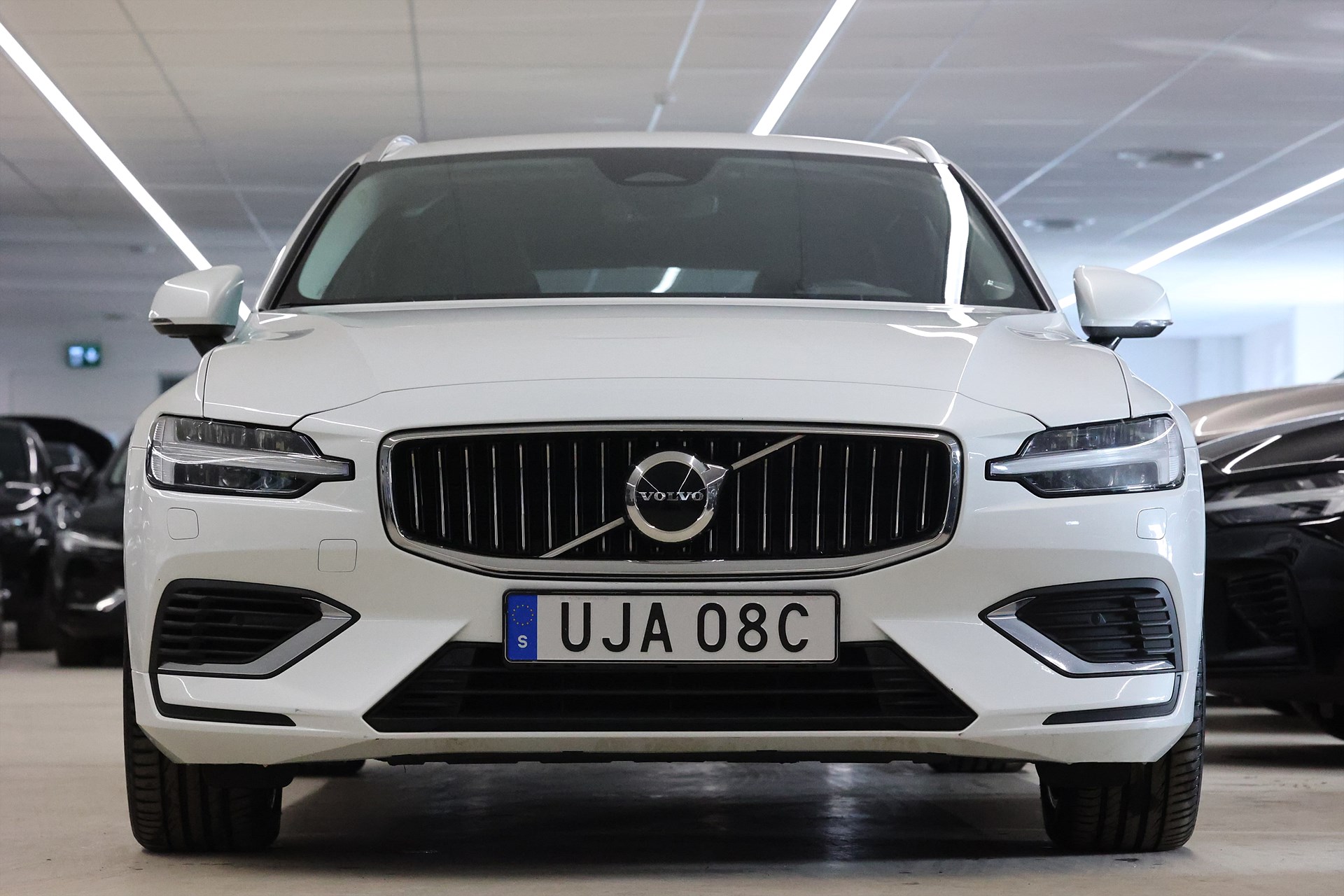 Volvo V60 Recharge T6 AWD 350hk Navi Värmare Drag Keyless