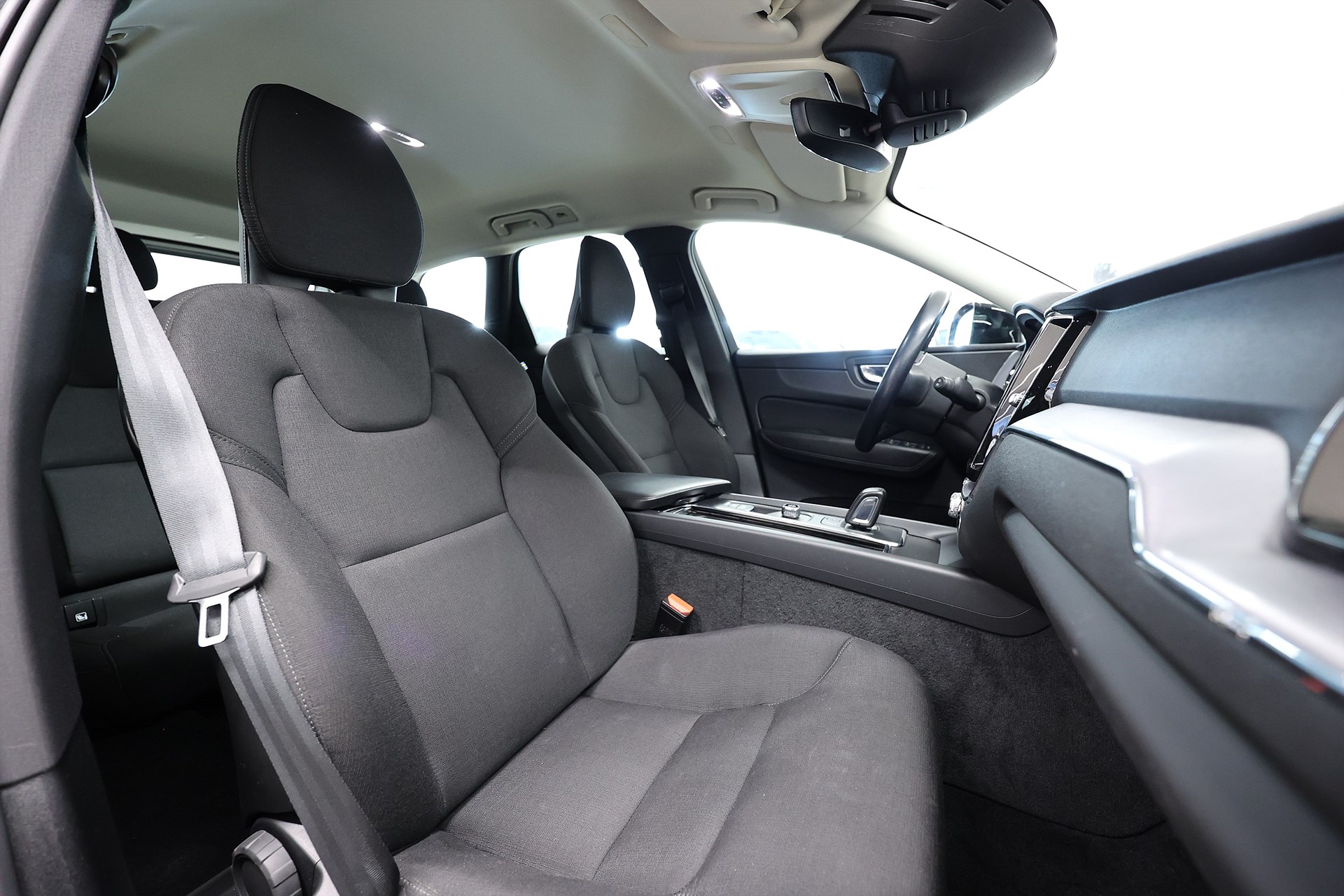 Volvo XC60 B4 AWD 197hk Advanced Edt Drag Värmare VOC MOMS