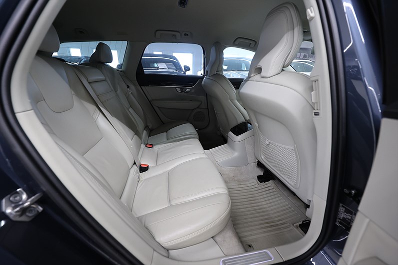 Volvo V90 T8 Twin Engine 392hk Inscription Läder HUD H/K 360 Drag