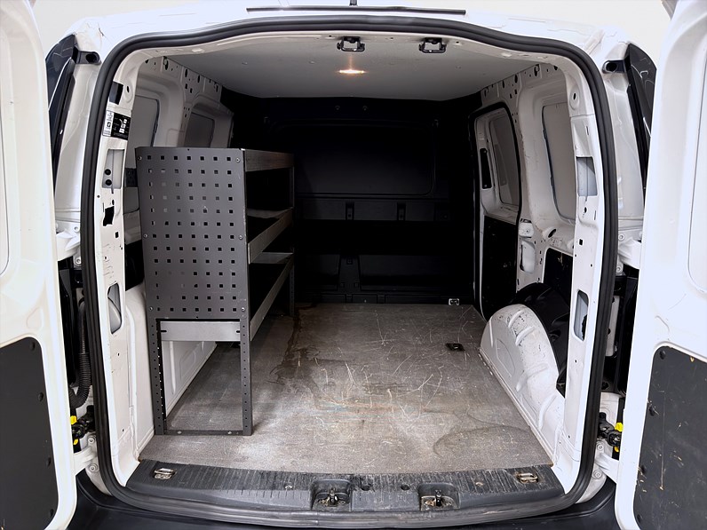 Volkswagen Caddy Cargo 75hk Keyless Drag Värnare V-inrett PDC