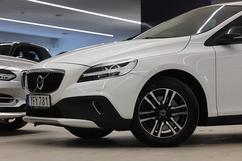 Volvo V40 Cross Country D2 120hk Momentum Navi Bluethooth PDC