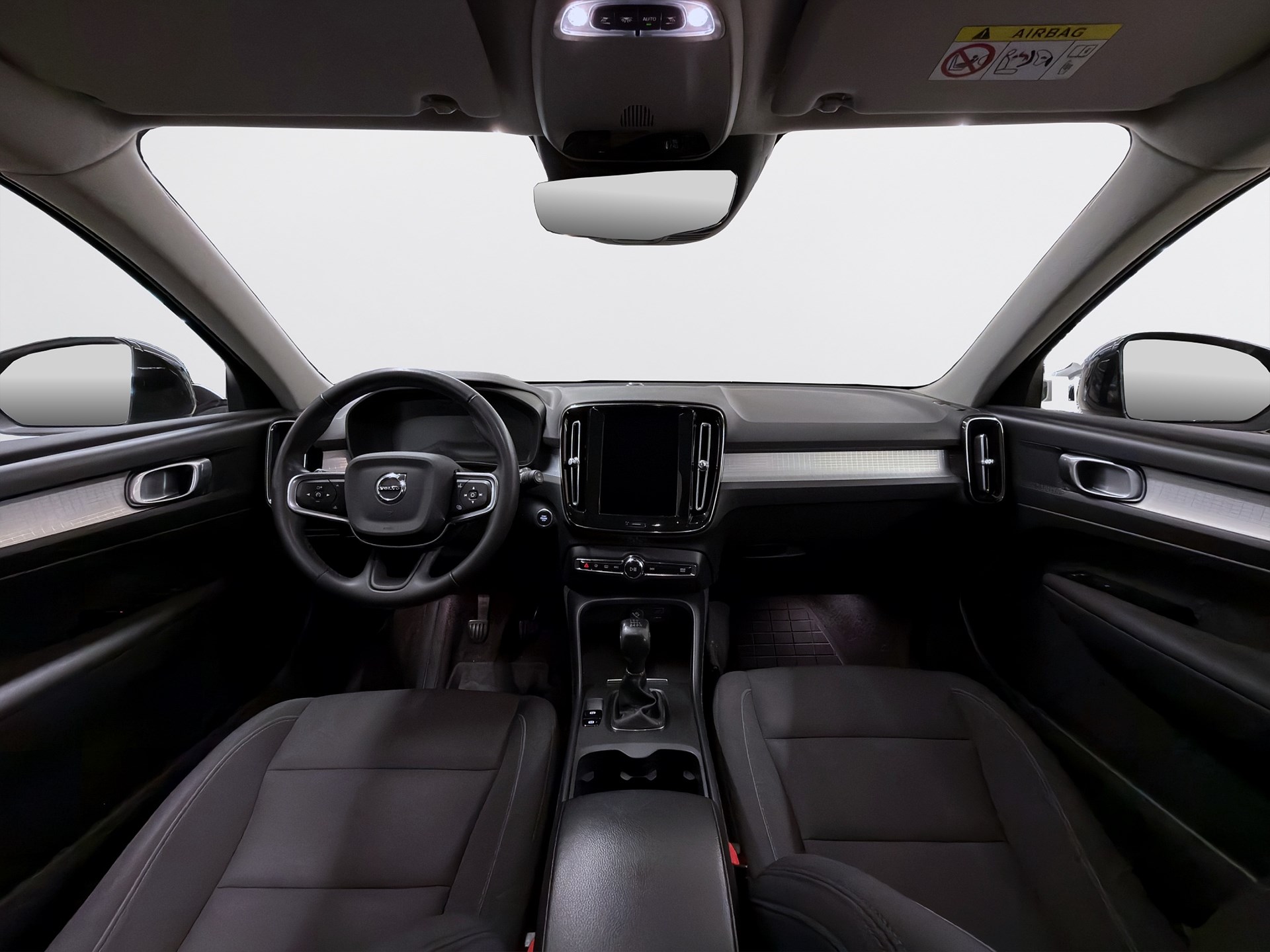 T2 Manuell 129hk Momentum PDC CarPlay