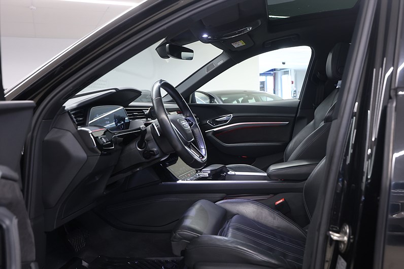 Audi e-tron 55 Quattro 408hk S Line B&O Läder Pano 360
