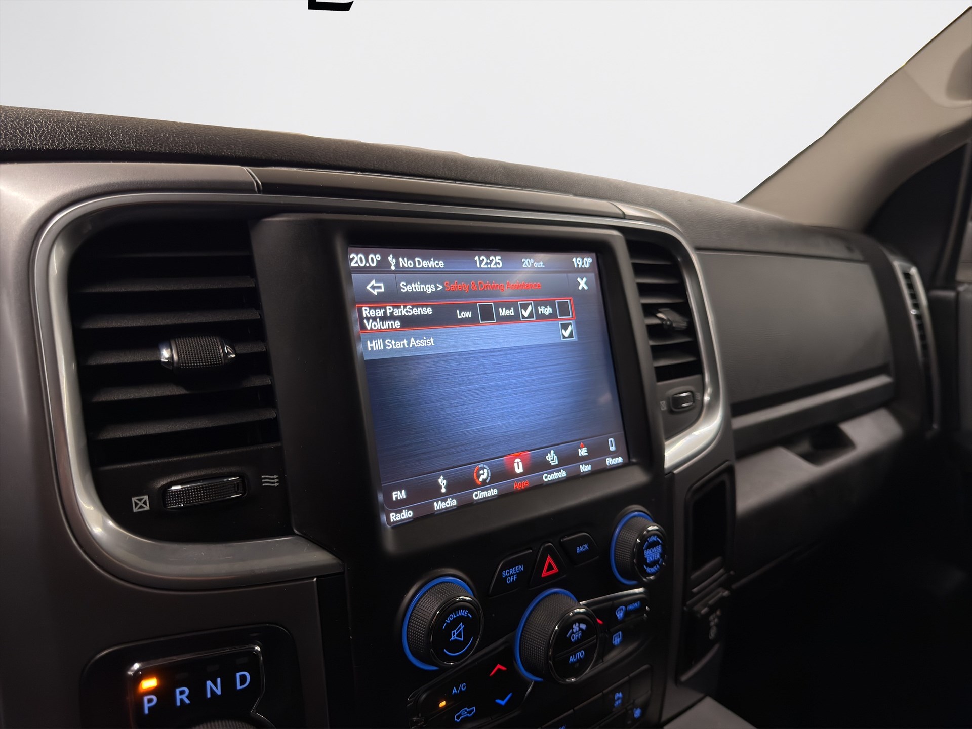 RAM 1500 Classic 5.7 V8 HEMI 4x4 395hk Drag ALPINE B-Kamera