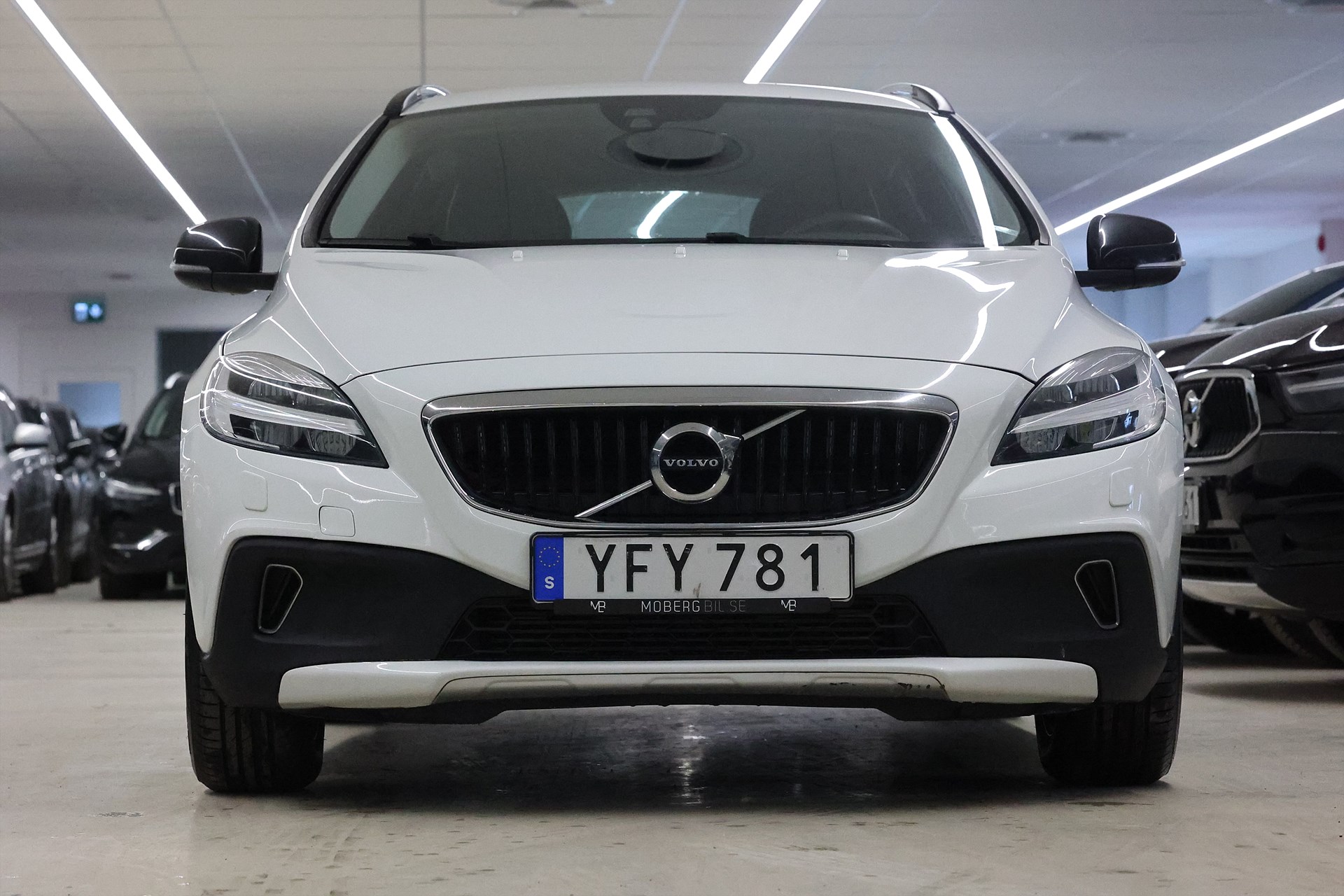 Volvo V40 Cross Country D2 120hk Momentum Navi Bluethooth PDC