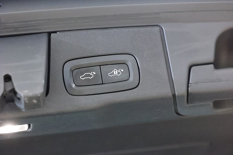 Volvo XC60 D4 AWD 190hk Inscription 360 Drag Värmare Navi