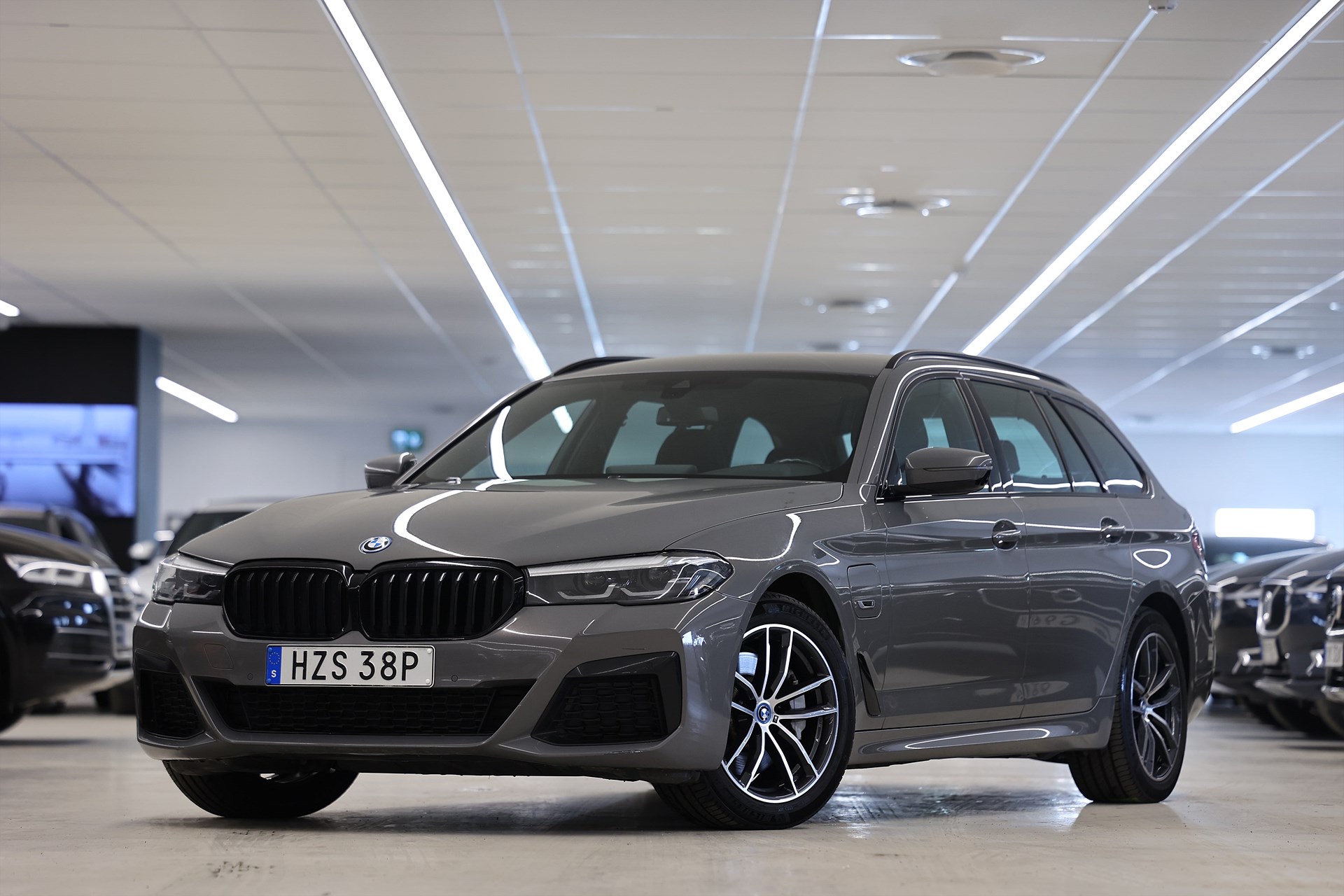 BMW 530e xDrive Touring M Sport Drag B kamera MOMS
