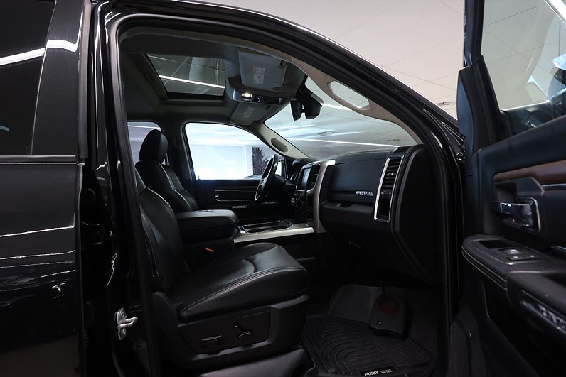 RAM 1500 3.0 V6 EcoDiesel 4x4 Laramie Flaklock Drag Luftfjädr MOMS