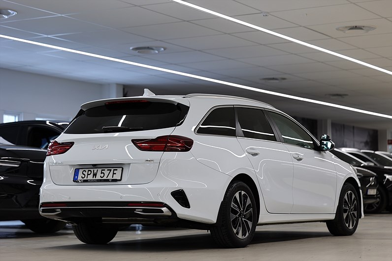 Kia Ceed SW Plug-in 141hk Advance B-kamera Keyless LED