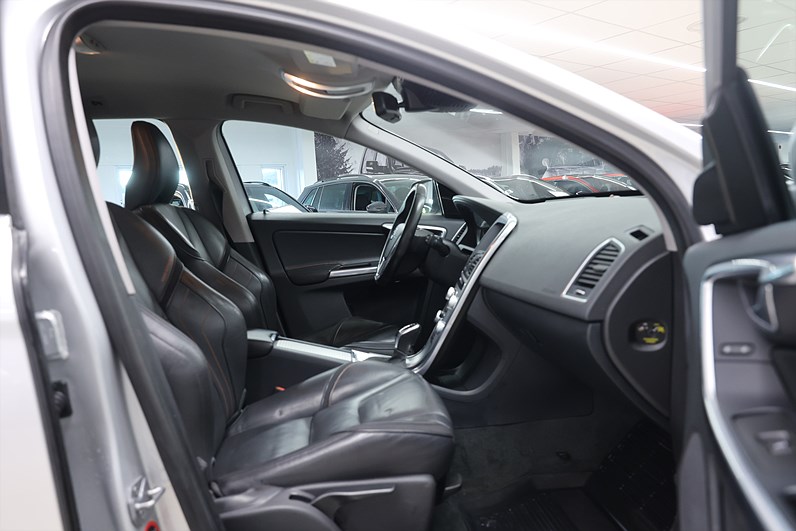 Volvo XC60 D4 190hk Ocean Race Navi Värmare Skinn