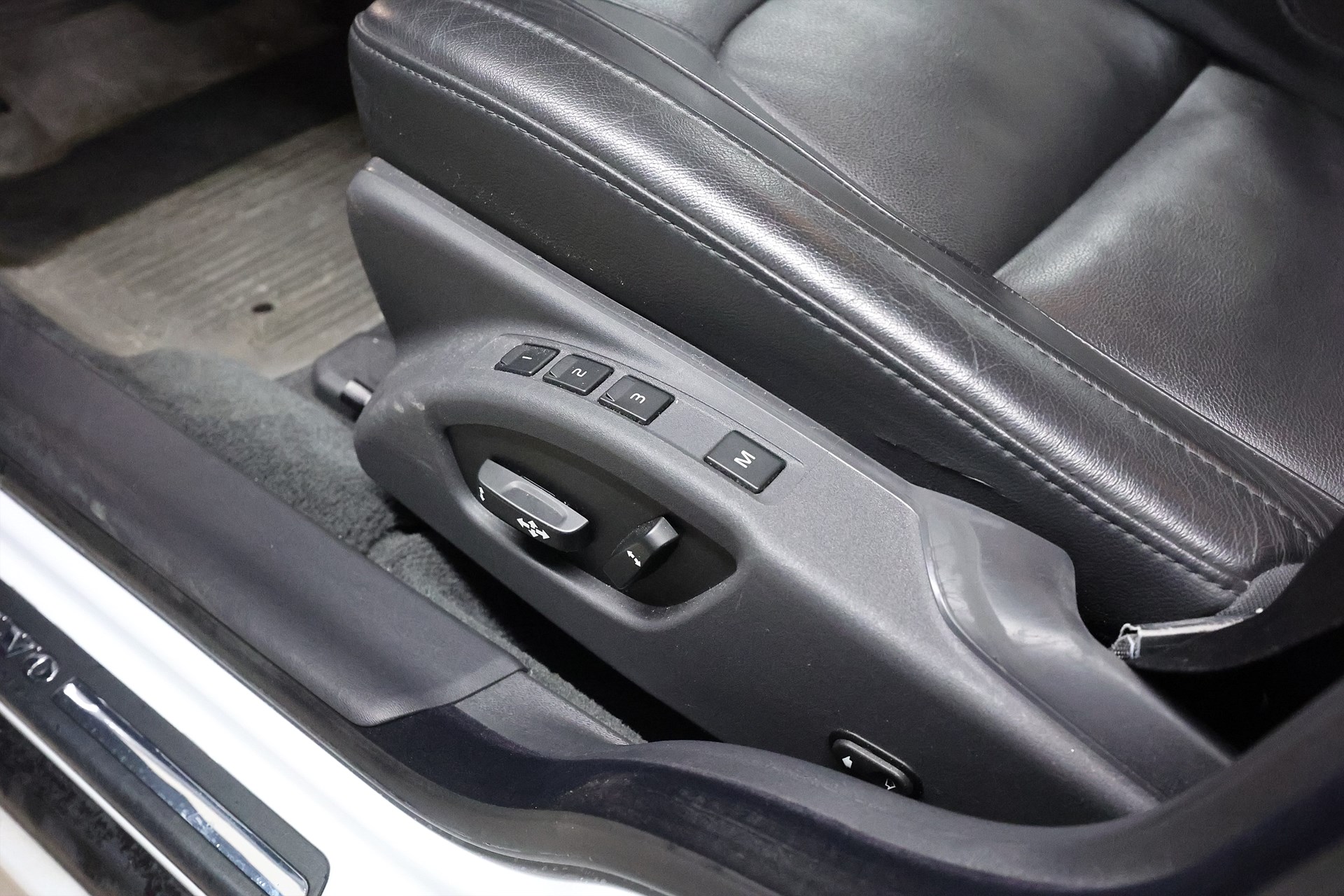 Volvo V70 D4 181hk Summum Lucka Läder Navi Drag PDC