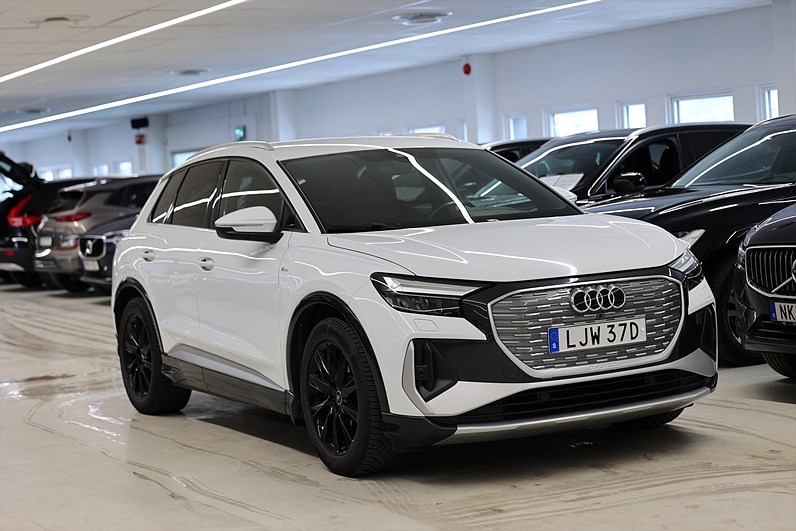 Audi Q4 40 e-tron S Line B-kamera Drag Adapth Farth Cockpit 82kWh