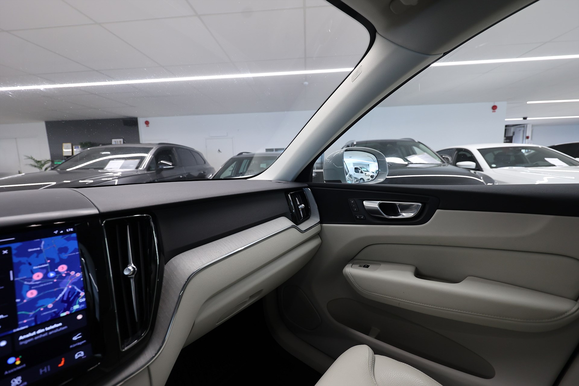 Volvo XC60 Recharge T6 AWD 350hk Core Pano Läder Värmare