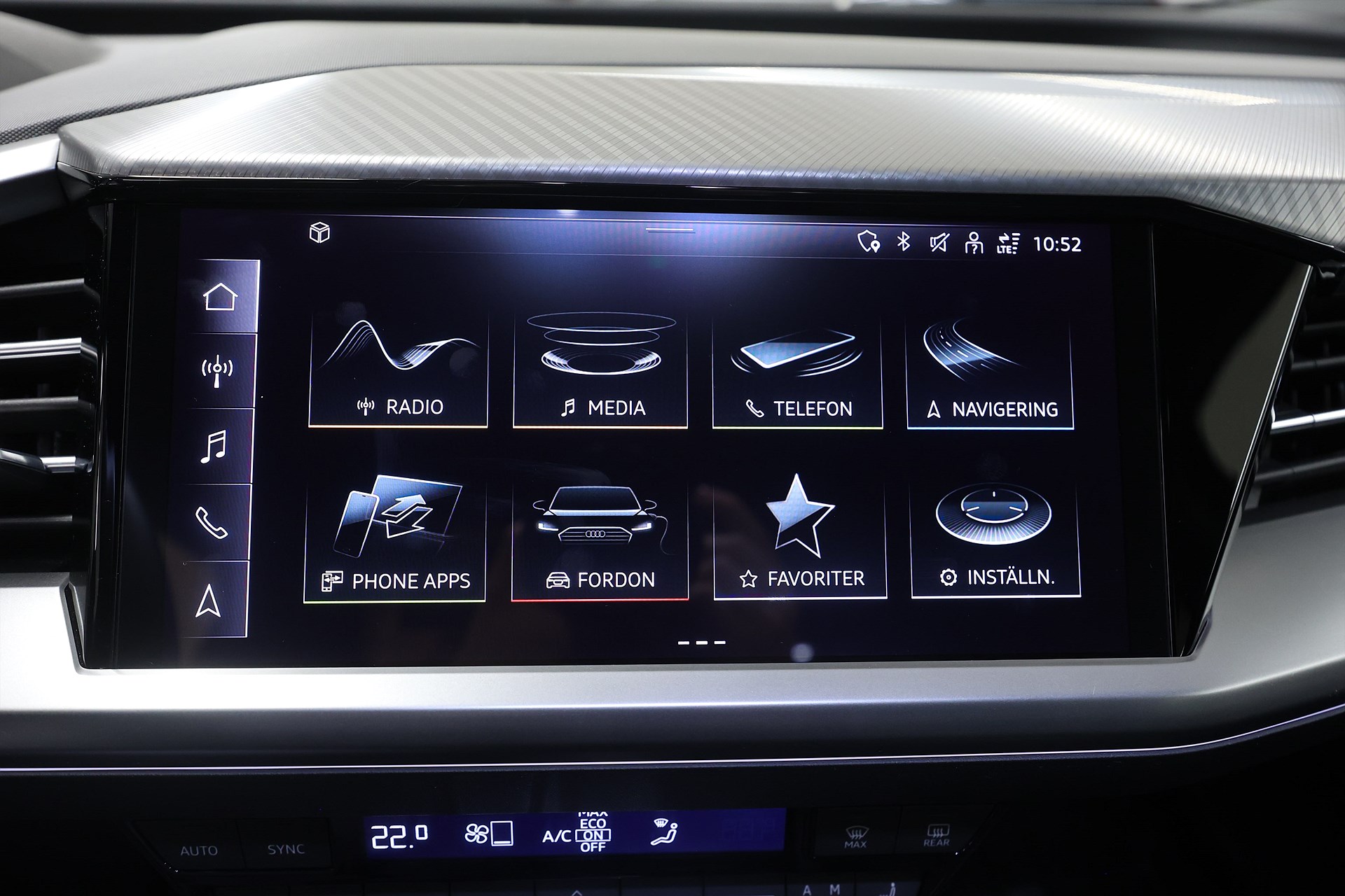 Audi Q4 40 e-tron 204hk *Hjulkampanj!* B-kamera Navi Värmare Black pkt