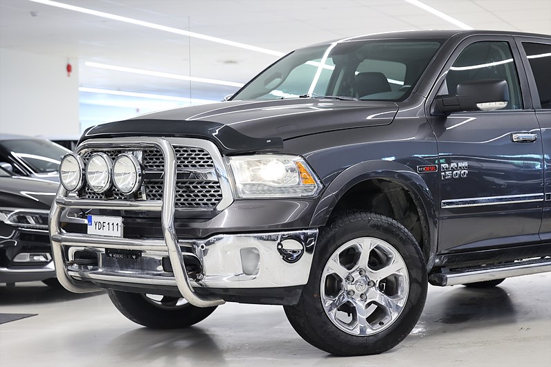 Dodge RAM 1500 3.0 V6 EcoDiesel 4x4 Laramie Kåpa Drag MOMS