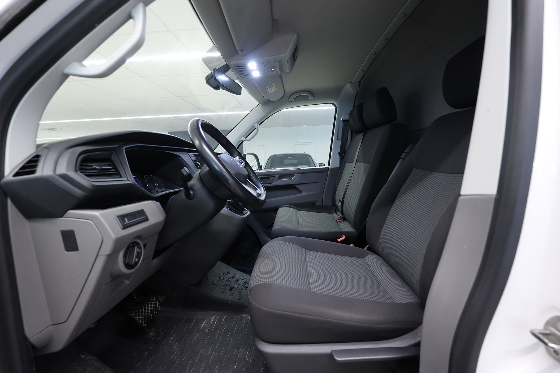 Volkswagen Transporter T30 2.0 TDI 4M 150hk Comfort V-Inrett Värmare B-Kamera