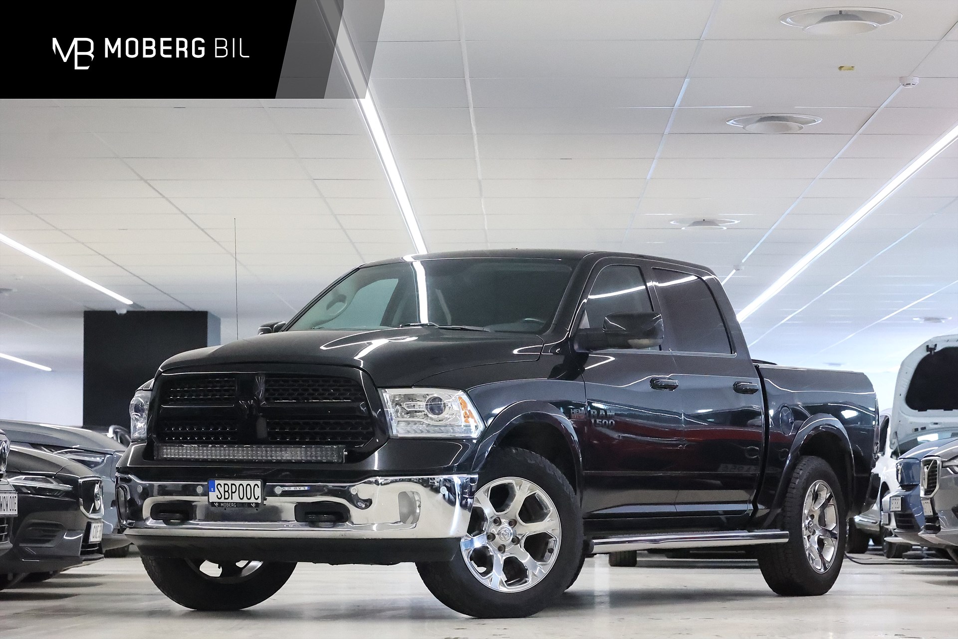 RAM 1500 Crew Cab 5.7 V8 4x4 395hk Laramie Alpine Läder Drag