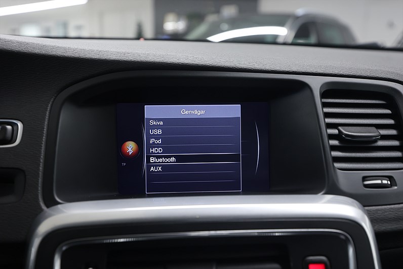 Volvo V60 Cross Country D3 150hk Classic Navi Värmare Keyless