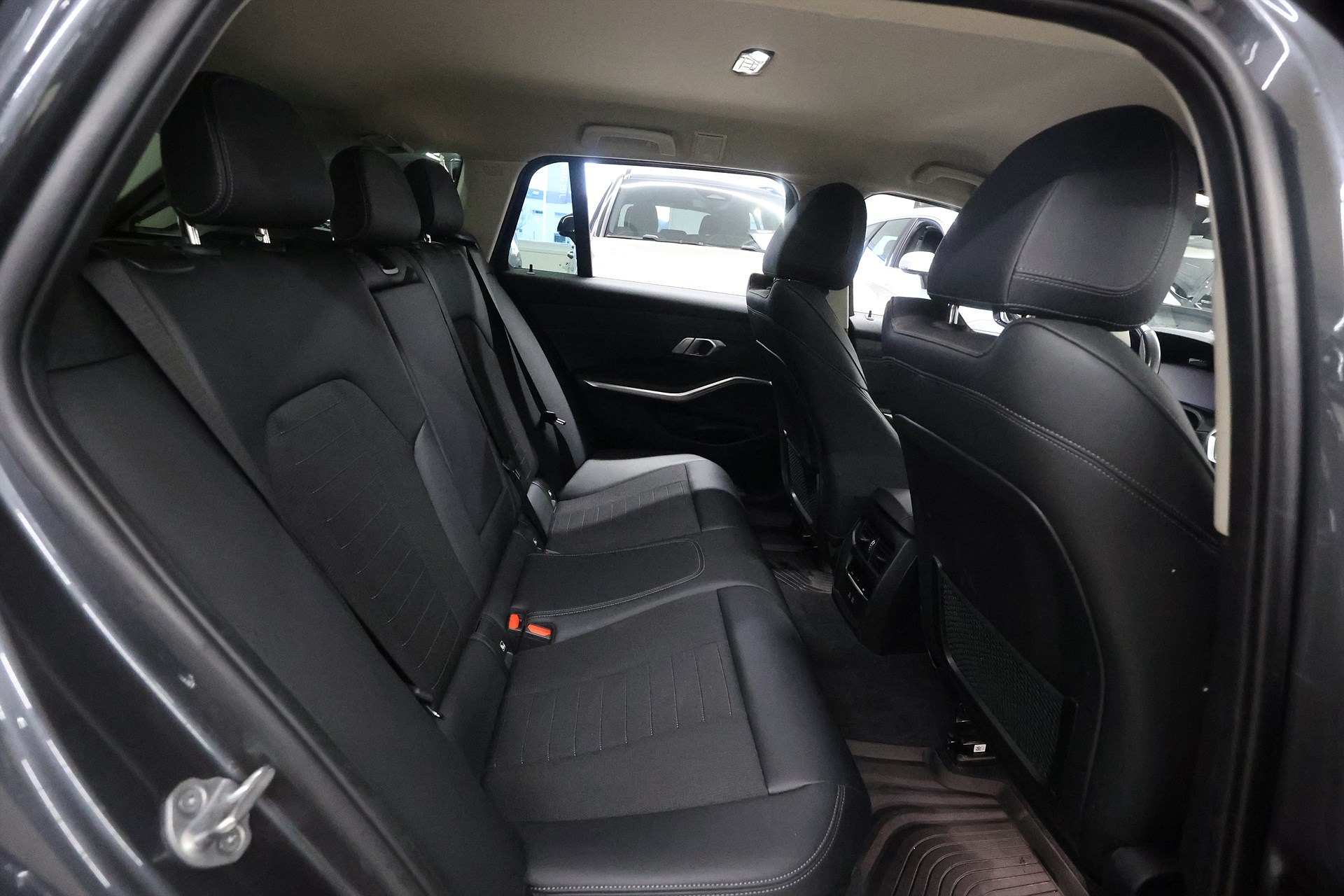 BMW 330e xDrive Touring 292hk Sport Line Shadow Navi Läder Drag