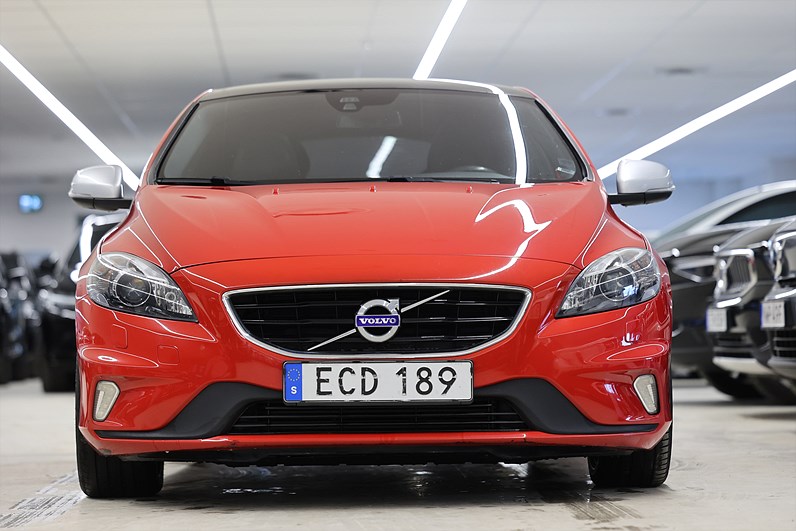 Volvo V40 D2 120hk R-Design Pano PDC Drag Värmare