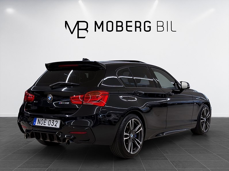 BMW M135i xDrive 5-dörrars 326hk M sport H/K Navi B-Kamera PDC
