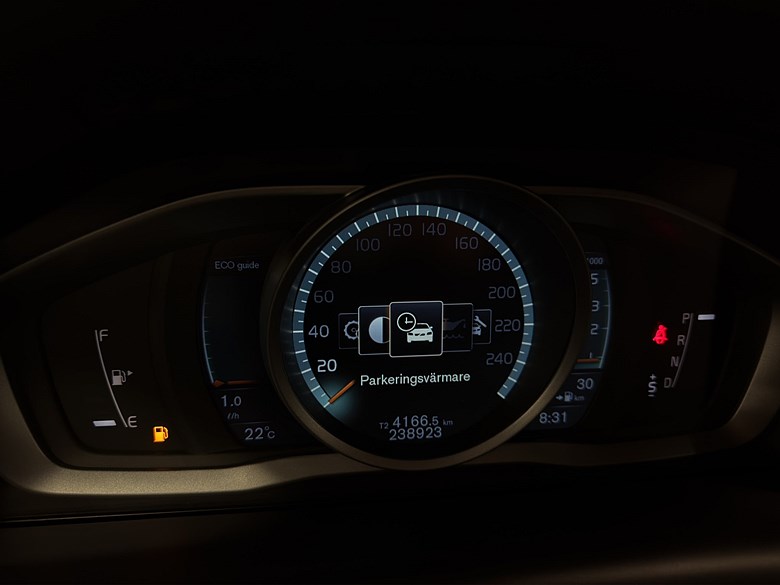 Volvo XC60 D4 AWD Polestar Navi Drag Värmare 2016, svart – bild 16 av 23, begagnad hos Niber i Järfälla