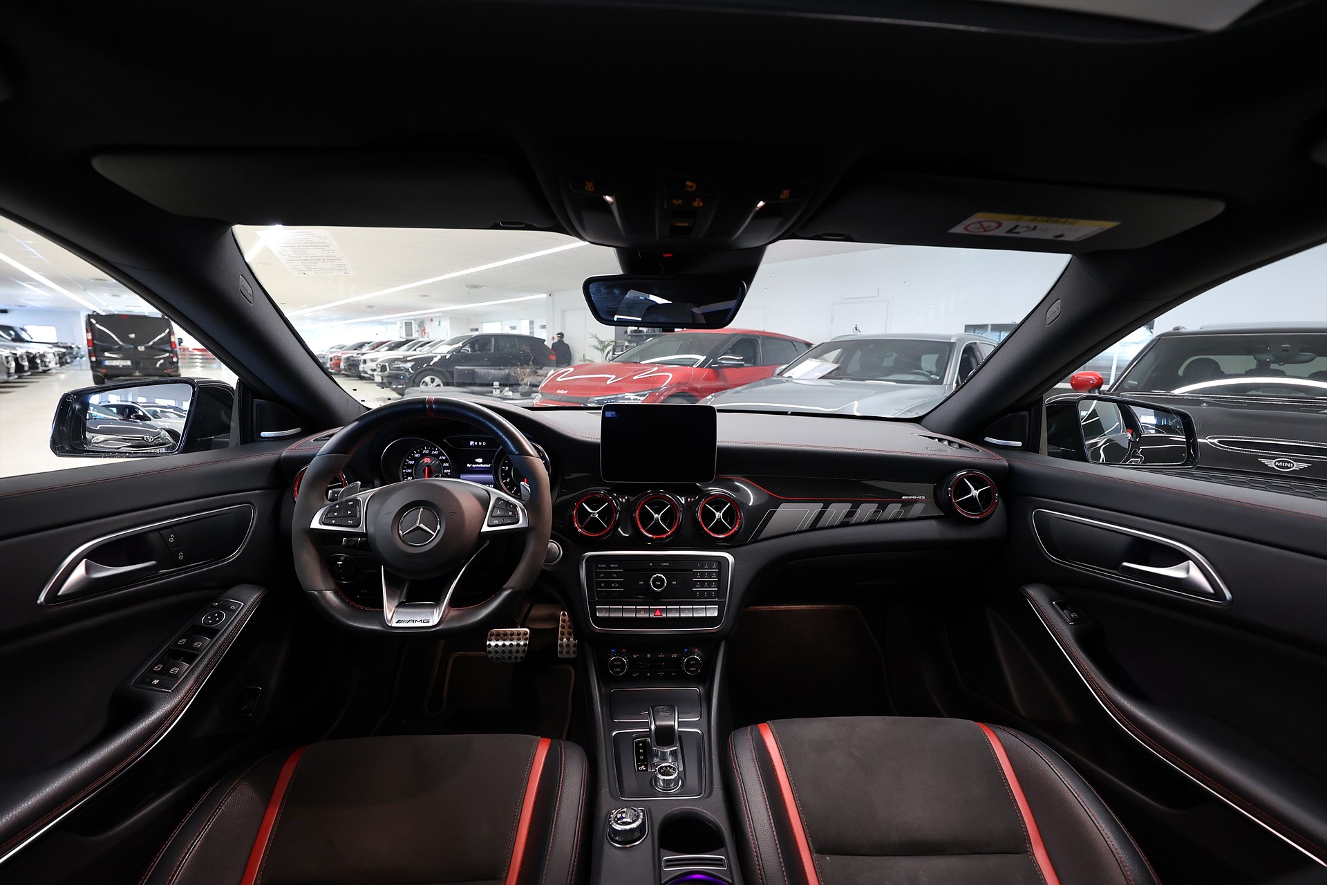 Mercedes-Benz AMG CLA 45 4M 381hk Pano H/K Skalstolar