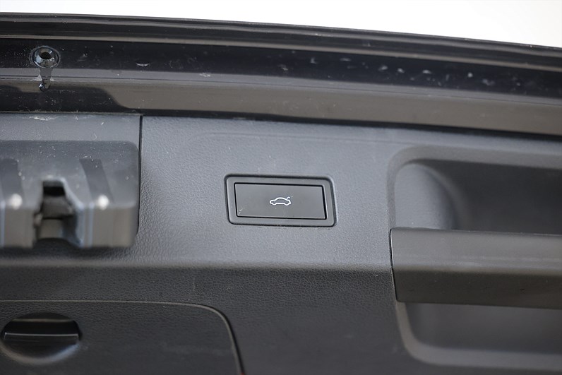 Volkswagen Passat SC GTE 218hk Executive Alcantara Drag B-Kamera