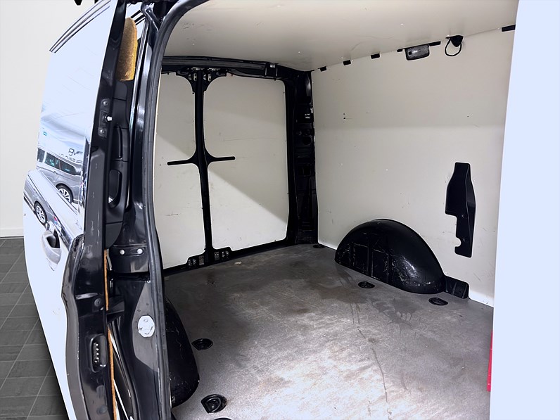 Mercedes-Benz Vito 119 190hk Helg på Moberg! Tempatic B-Kamera Navi Drag PDC