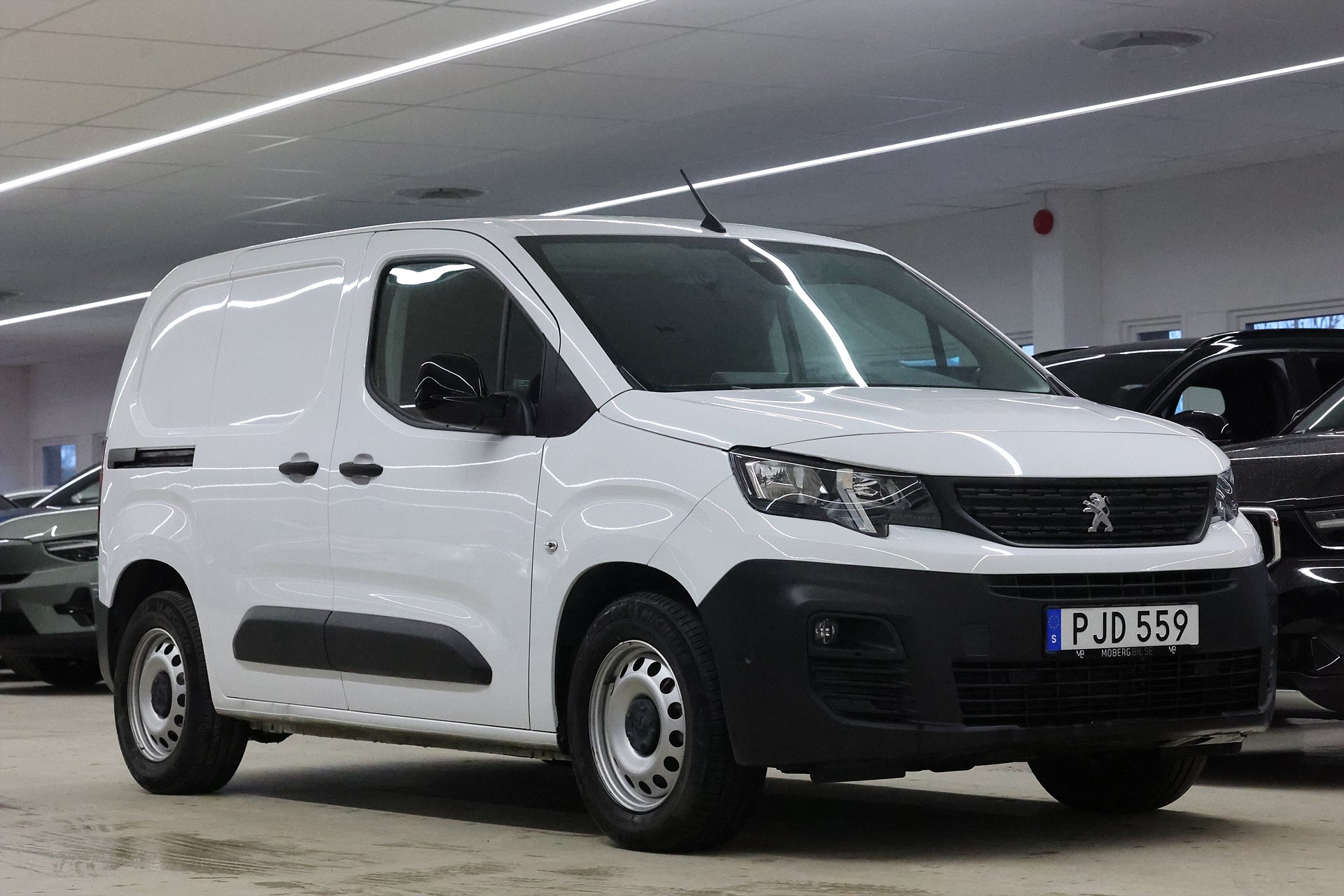 Peugeot e-Partner L1 136hk V-inrett Drag Navi CarPlay MOMS