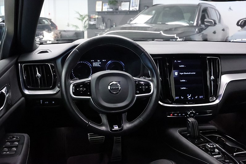 Volvo V60 Recharge T6 AWD 340hk R-Design B-kamera Värmare
