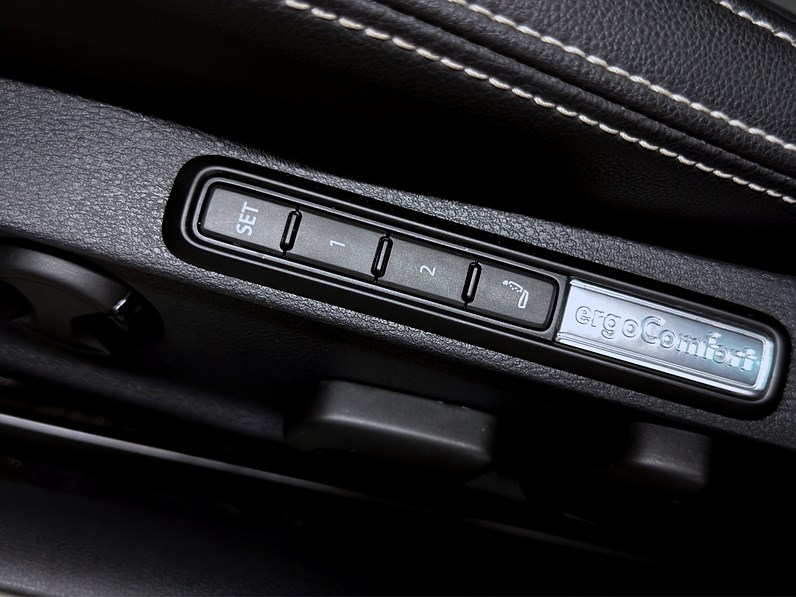 Volkswagen Passat SC GTE 218hk Helg på Moberg! Keyless B-Kamera Navi