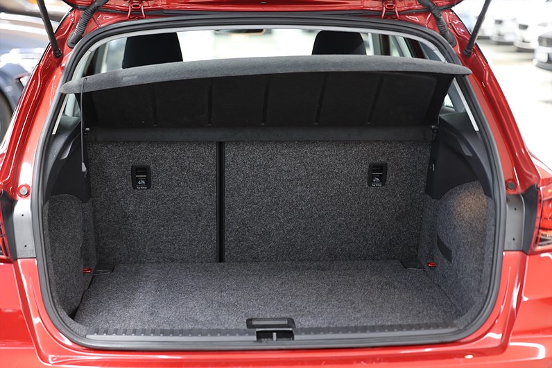 SEAT Arona 1.0 TSI 95hk Style PDC Carplay