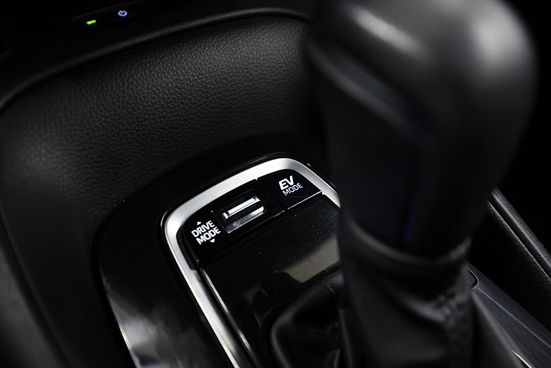 Toyota Corolla Touring Sports Hybrid e-CVT 140hk Active Navi Drag