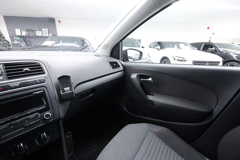 Volkswagen Polo 1.2 TSI 90hk *Hjulkampanj!* Masters R Line PDC Farth