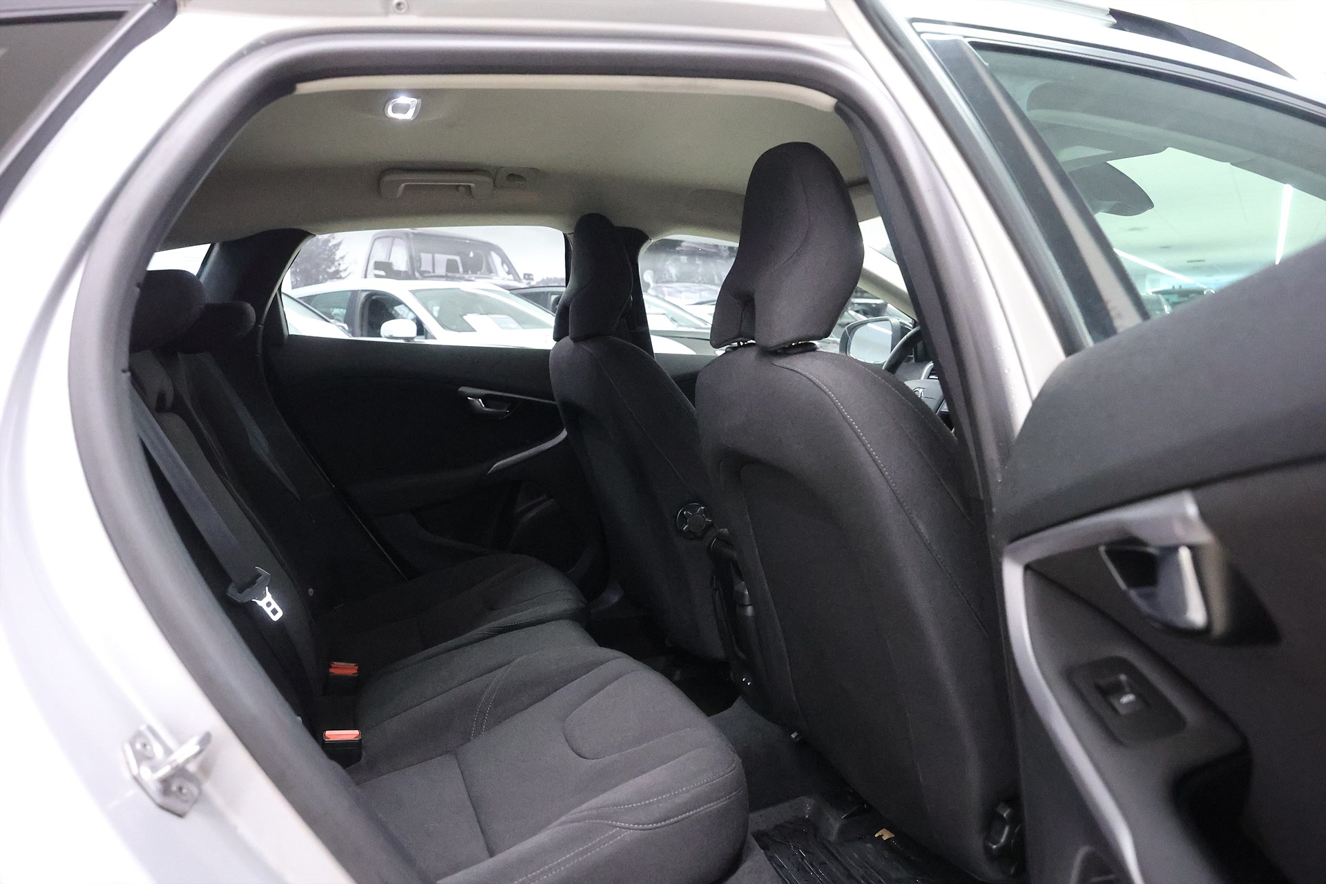 Volvo V40 Cross Country T3 152hk Kinetic Värmare LED Navi