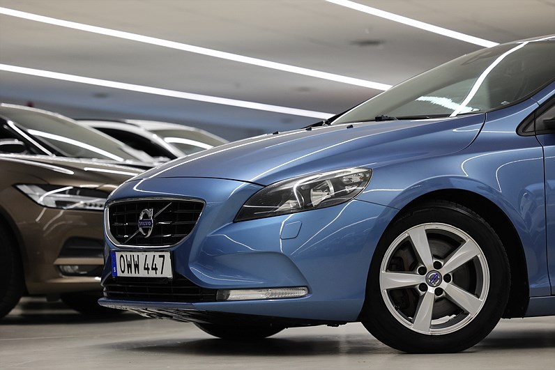 Volvo V40 D2 120hk *Hjulkampanj!* Kinetic Värmare PDC Farth